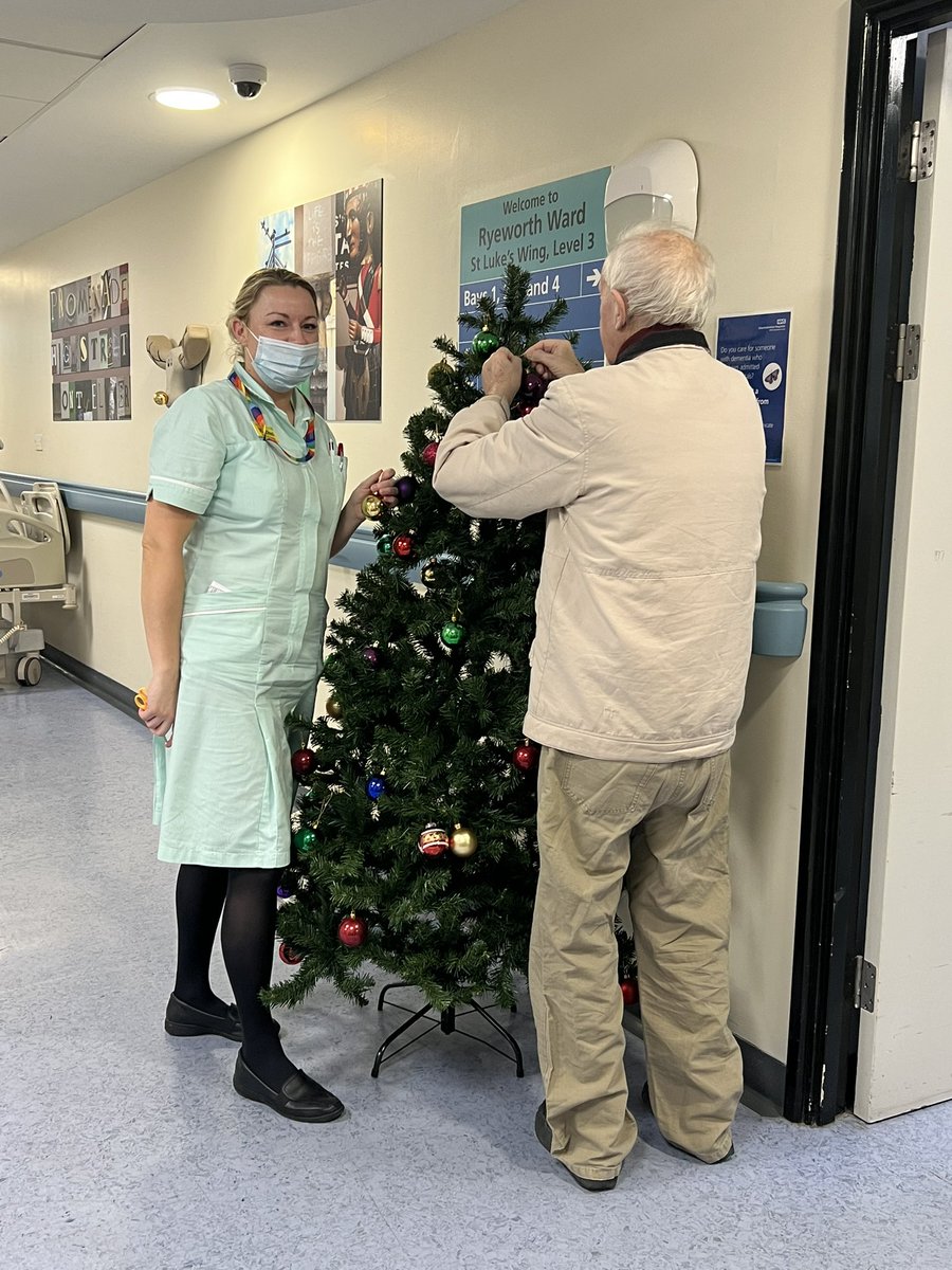 Getting into the Christmas spirit on <a href="/RyeworthC/">RyeworthCGH</a> luckily one of our patients had two very helpful elves to help him decorate the tree 🎄 🎅🏼