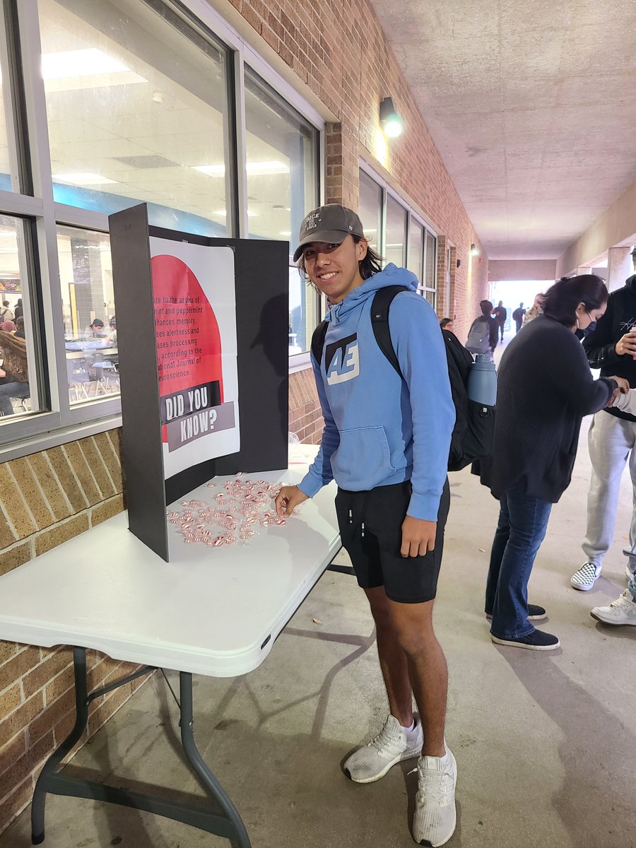 ClarkCounsDept's tweet photo. During Final Exam week, look for your counselors in the courtyard for a little encourage-MINT! 🍬😊🐾
@NISDClark @ClarkTxLib @clark_stuco @Clarkpub @ClarkSoftball @clarkchoirnisd https://t.co/Tuf2k9Uy0M