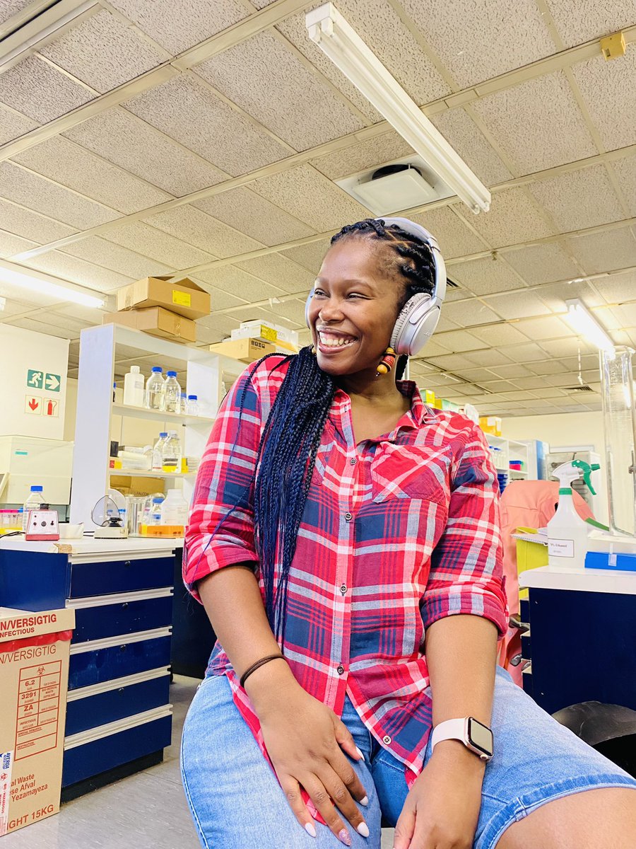 2llyfuthi's tweet photo. Over a decade of working in the lab on HIV-1 research. It’s fulfilling to think about beyond the troubleshooting and undesirable results #womaninstem #techwomen2022 #letstalksciencewiththuli https://t.co/CGqpLTnyea