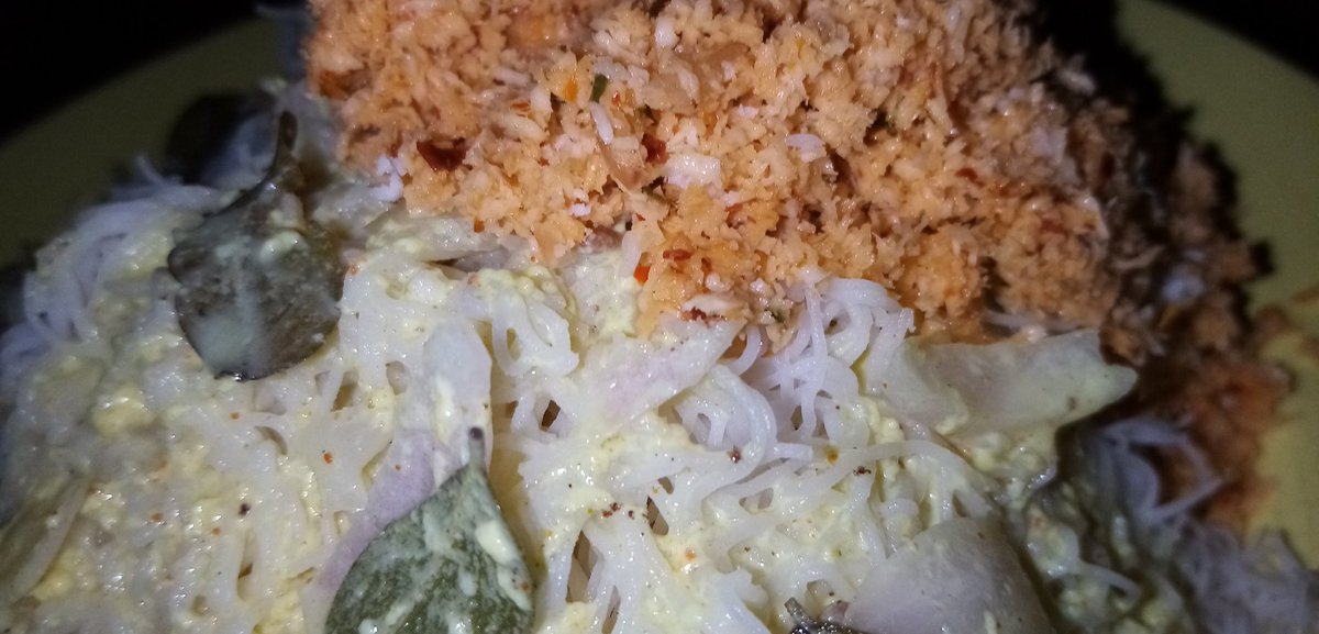 MJJNamalDias's tweet photo. #TastyTuesday
#ඉඳිආප්ප සාමාන්‍ය විදියට 😋
▶️ පොල් සම්බෝල
සහ
▶️ කිරි හොදි
සමග
#Stringhoppers
#Homemade
#MyFoodStoryWithDewMal https://t.co/Y3NuOlPWny