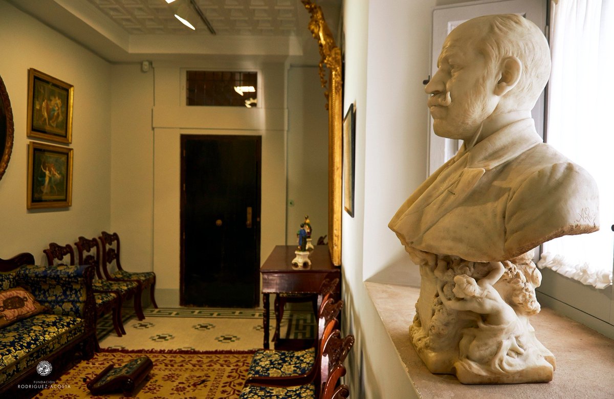 Y llegamos al martes a la nuestra sección #Biblioteca del carmen de la #FundacionRodriguezAcosta; hoy continuamos con el gabinete del carmen-estudio, el nuevo espacio musealizado que podrás ver en tu recorrido de visita.fundacionrodriguezacosta.com/visita-y-servi…