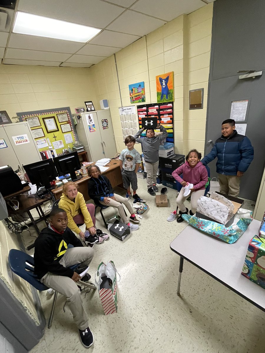 VillageEastEle1's tweet photo. Thank you to the Junior Auxiliary of Houma for donating shoes to our school! #VESIndians #TPSDPride https://t.co/YJYg1YbcRI