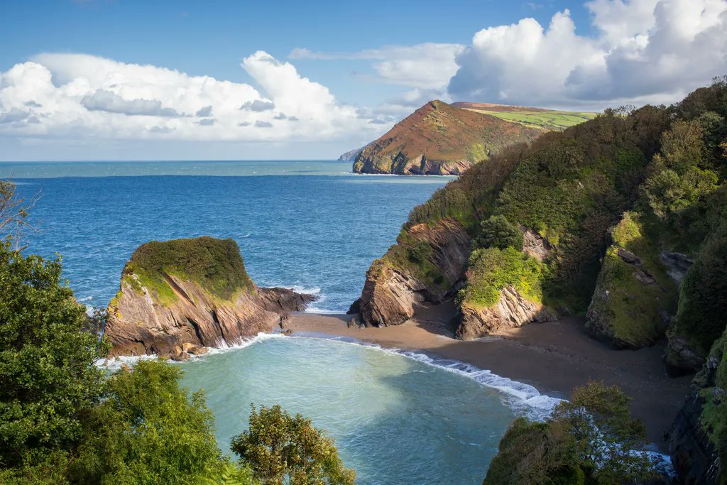 EnglishCoast's tweet photo. A lovely shot of Broad Sands beach, North Devon, by Anthony Brown.

#EnglandCoastPath #Devon #BroadSandsBeach #SouthWestCoastPath https://t.co/dSVAy6OnaH