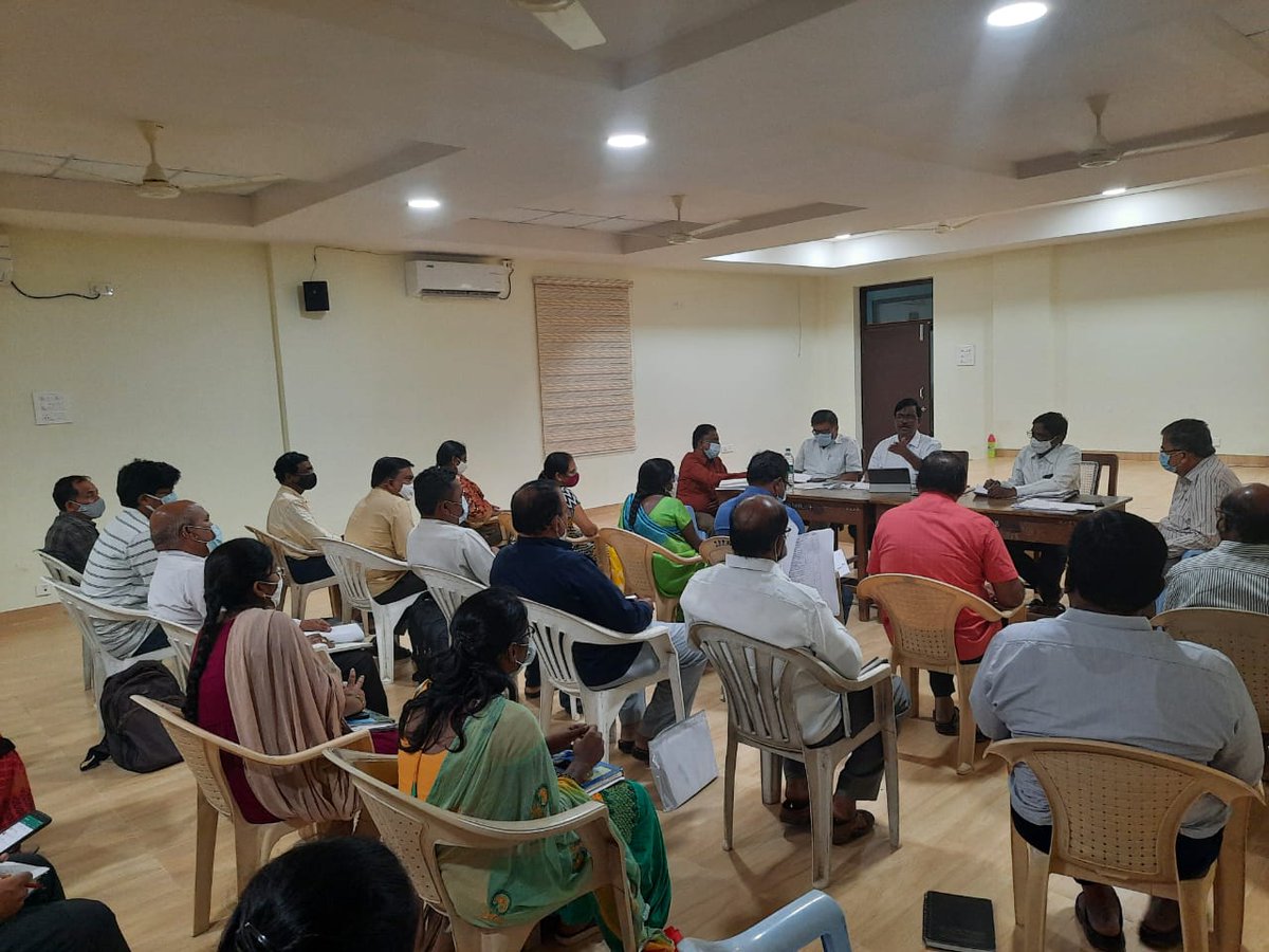 mb_telangana's tweet photo. #MissionBhagiratha teams inspecting
1. CE Sri G.Chenna Reddy Sir @ #Peddamangalchedu of #Addakal (M)
2. CE Sri V.Srinivasa Rao Sir conducted meeting @ #Hasanparthy
3. Sri M.Anjaneyulu SE #RangaReddy @ #vikarabad
@SmitaSabharwal @DayakarRao2019 https://t.co/0mQ0DXnivK