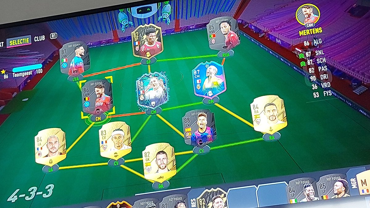 jamellyle1's tweet photo. New card design leaked #FIFA22leaks  #FUT22 https://t.co/KHRVaN00ct