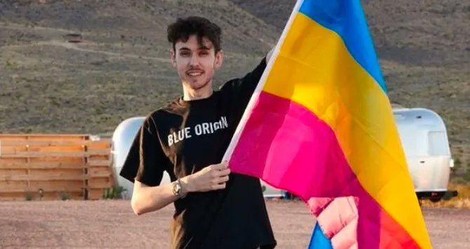 GeeksOUT's tweet photo. In a new #GeeksOUT #Podcast, @Gilligan_McJew & @kickasskmo discuss #CameronBess becoming the 1st out #queer person in space, the new @TheMatrixMovie trailer & stan Storm's new look (by @rdauterman) for our #StrongFemaleCharacterOfTheWeek. Listen Now: https://t.co/nJRDDVyRmp https://t.co/IteIKkBWVp