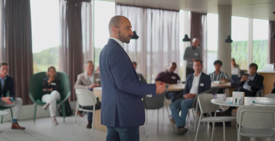 Gave terugblik op pitchevent voor #startups dat we in samenwerking met ZWINC. en Business Angels Connect op Campus Groningen organiseerden. Video of the successful pitch event for startups, made by ZWINC.: youtu.be/u0yXVfVemNY