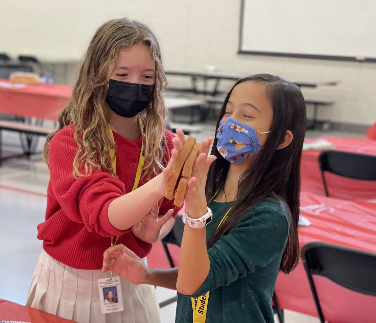 The Stoy School Community Leaders made over 200 peanut butter and jelly sandwiches for the Cathedral Kitchen. Thank you to the Stoy Community for your generosity and thank you to our Community Leaders for your efforts! (1/2)