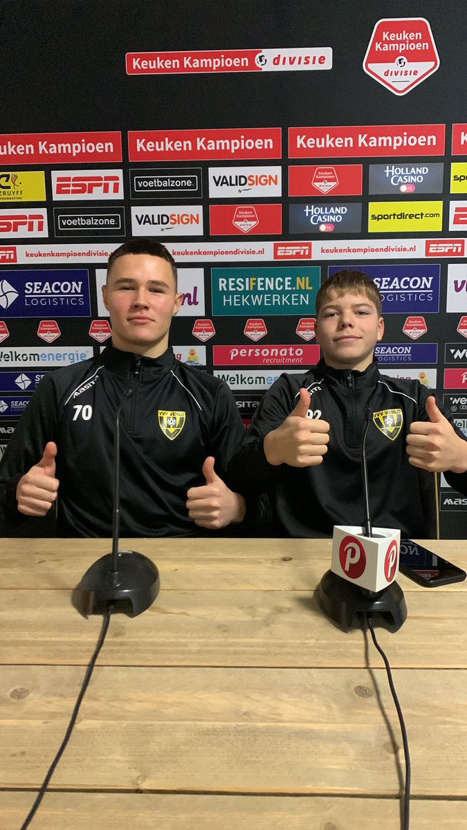 𝗗𝗶𝗴𝗶𝘁𝗮𝗹𝗲 𝘃𝗲𝗿𝘀𝗶𝗲 𝗦𝗰𝗵𝗼𝗹𝗲𝗻𝘁𝗼𝘂𝗿👨‍💻

We zijn vrijdag 10 december begonnen bij basisscholen Kom.mijn en Talentencampus. 

De leerlingen zijn met verschillende thema’s aan de slag gegaan en hebben vragen mogen stellen aan jeugdspelers van VVV-Venlo.