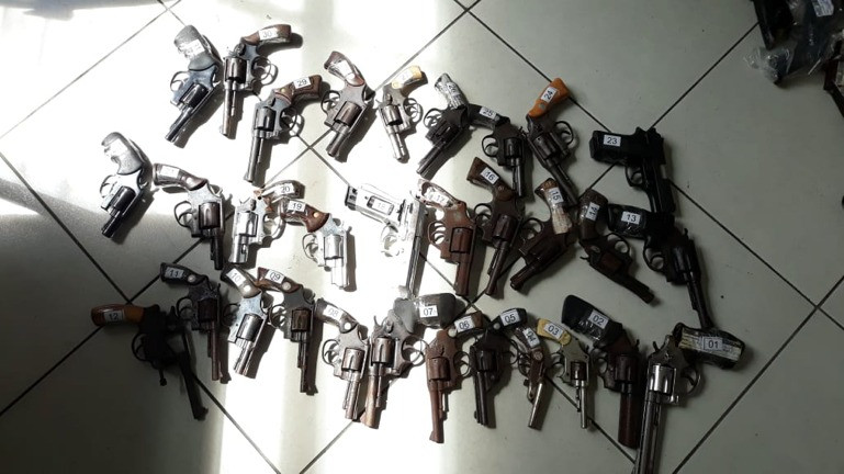 GSI CUMPRE META DA GESTÃO DO PRESIDENTE LOURIVAL ALMEIDA TRINDADE DE ZERAR AS ARMAS EM TODOS OS FÓRUNS DA CAPITAL E DO INTERIOR DA BAHIA

www5.tjba.jus.br/portal/gsi-cum…