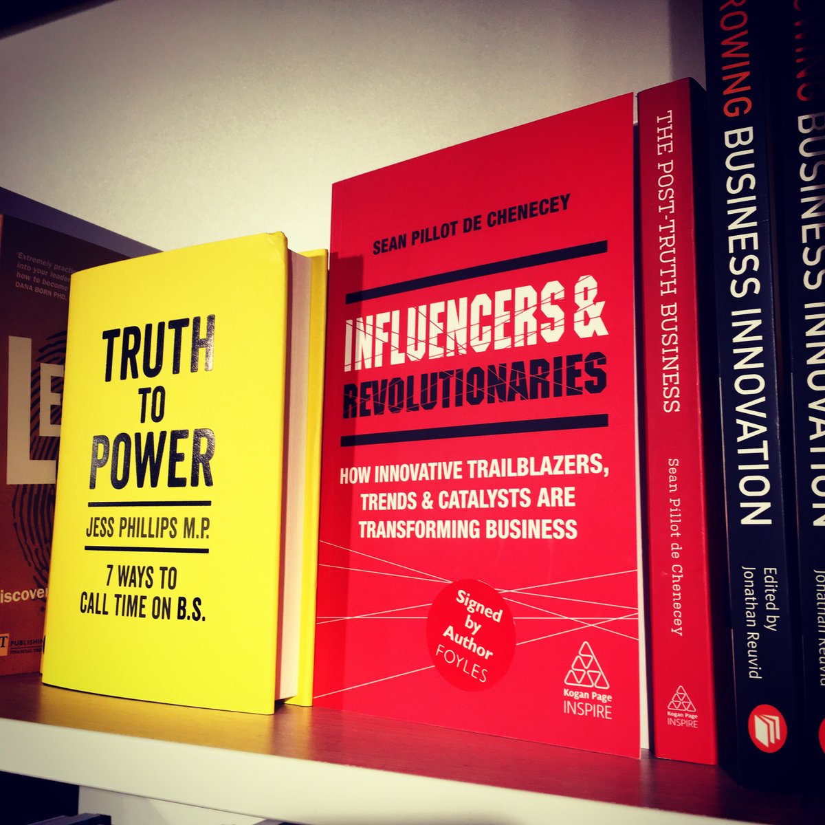 Brand_Positive's tweet photo. My book #InfluencersAndRevolutionaries 'how innovative trailblazers, trends and catalysts are transforming business'.
https://t.co/HLOlPfPxNd (Shortlisted for the 2021 'Business Book of the Year' Awards). https://t.co/g1Eptfs90Y