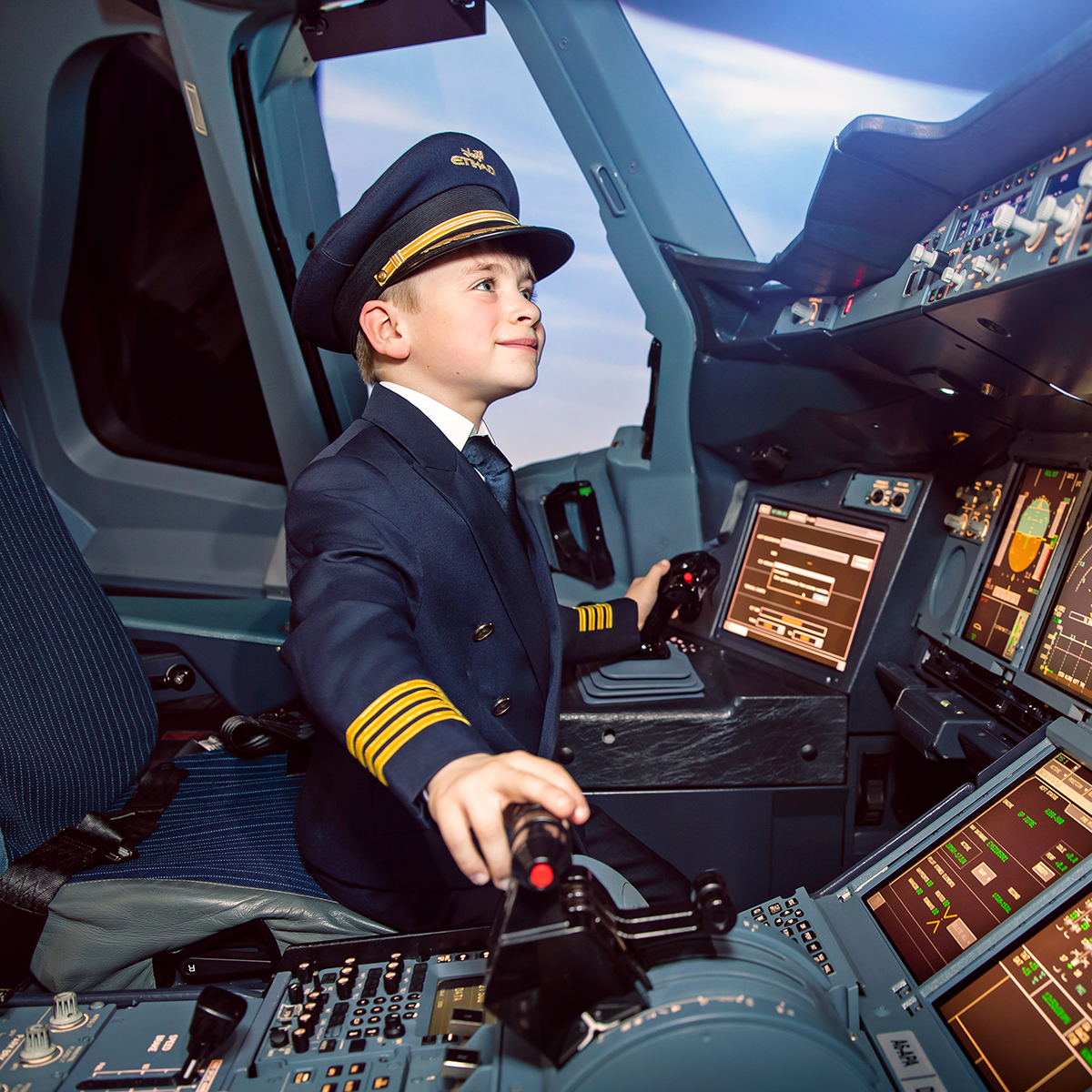 etihad's tweet photo. Welcoming the newest member of the Etihad FlightCrew.🧑‍✈️✈️
@Jacob_The_Pilot 
#TeamJacob #Etihad #AbuDhabiGP https://t.co/suKORMqNdN