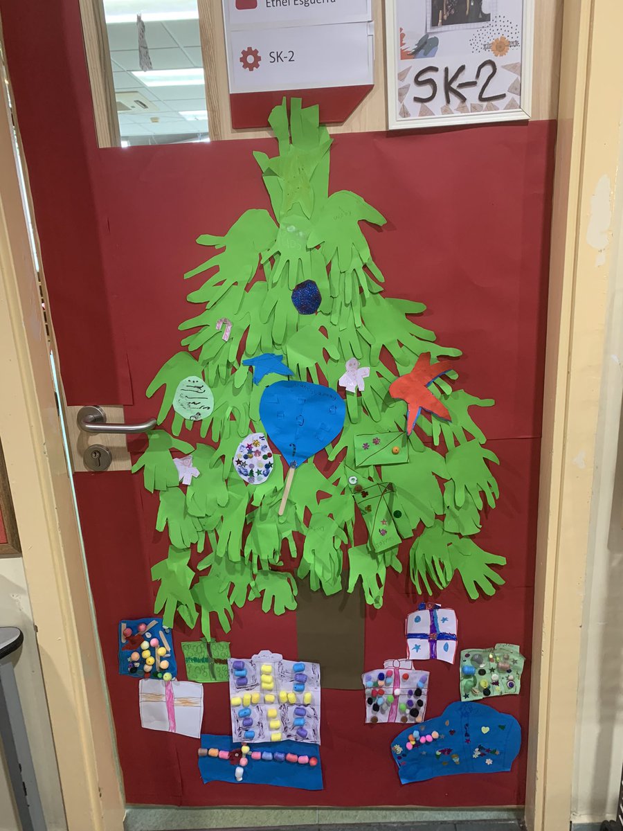 HiedeSchmidt's tweet photo. Senior Kindergarten students are getting ready for Christmas!@TISMacao #Christmas #teamworkmakesthedreamwork #GrowingWithGrit https://t.co/QKut1unECr