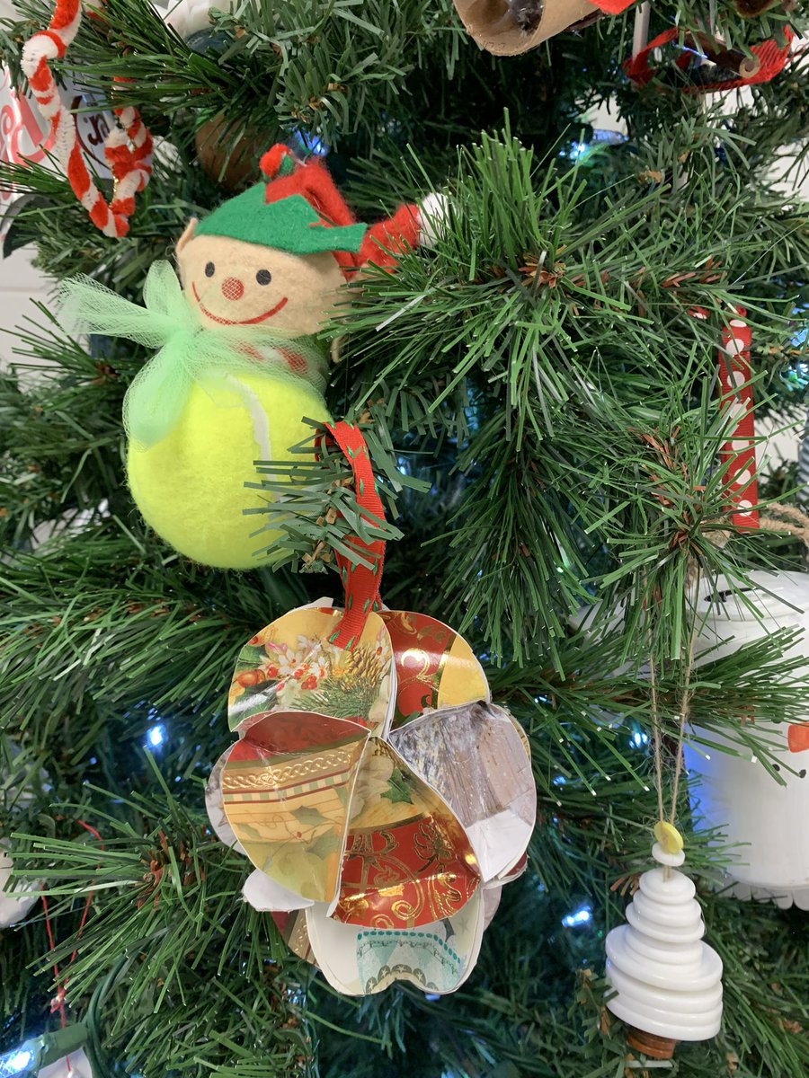 MrsHoangClass's tweet photo. My students made these fabulous Christmas ornaments out of recycle goods. Have a merry sustainable Christmas!🎄@BwoodBucs #BISDpride https://t.co/KWGXo9A6J4