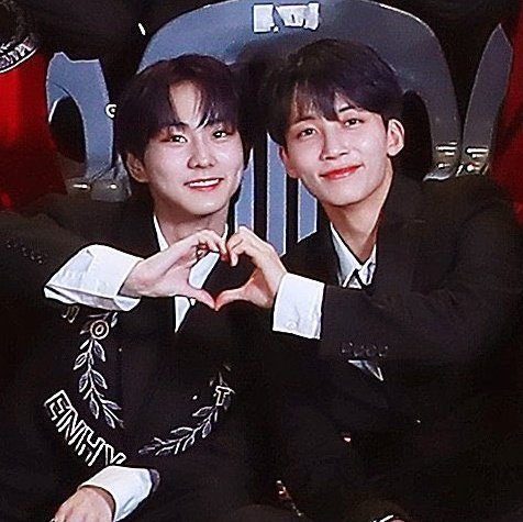 jungwonizer's tweet image. my jungwon and jeonghan!!