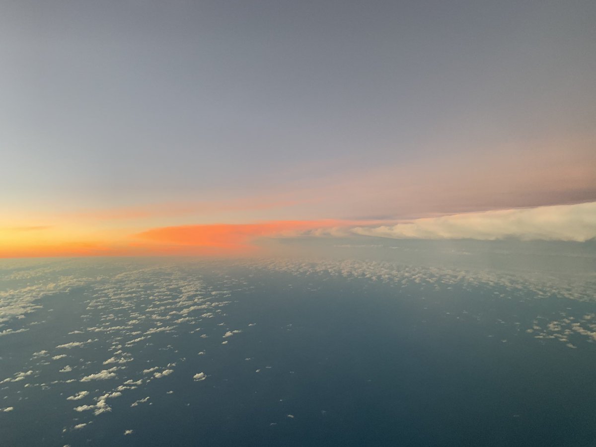 alfeejee's tweet image. Dodging a Cyclone to chase Sunsets #TCRuby #CycloneSeason #Workflo #Aviation #ChasingSunsets