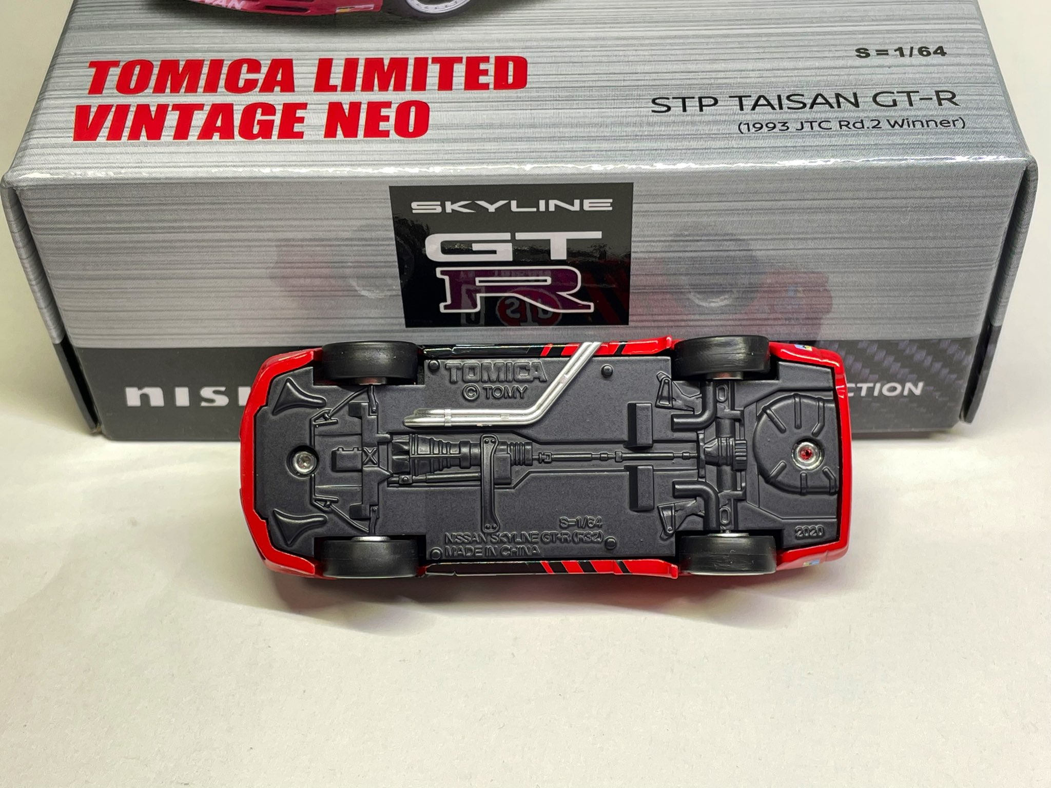 トミカ リミテッド ネオ STP タイサンGT-R 日産 オンライン ADVAN