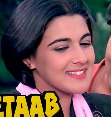 journalist_rb's tweet photo. She is still my crush 🥰   I never seen beautiful and  great actress like #amritsingh @SaraAliKhan https://t.co/MRRx62Ty39