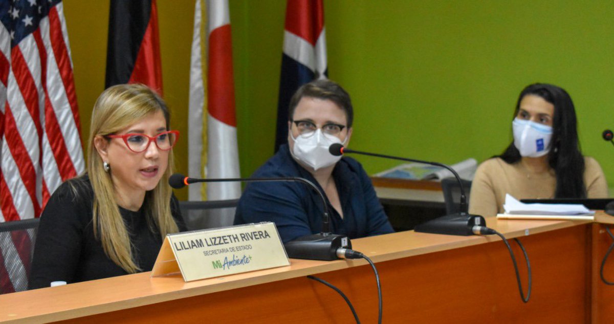 sernaHN's tweet photo. En junta de proyectos #AdaptarC+, la ministra de #MiAmbiente+, Liliam Rivera, se reúne con autoridades del proyecto y de @PNUDHonduras https://t.co/IL134P9Cxl