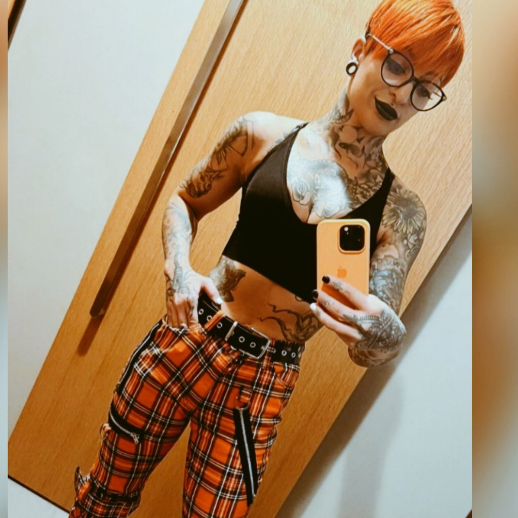 AjBlueBayBelt's tweet photo. Day 348 of Liv Morgan and Ruby Soho Photos! To all fan bases of The Riott Queen and The Sugar Plum out there, show off your favorite photos! #LivMorgan #RiottSquadForever #LivForever #LivDay #LIVIsLife #ForDoriWeRiott #HeidiLovelace #ThankYouRuby #Riott2Liv #Liv2Riott #RubySoho https://t.co/89GIjhJDWJ