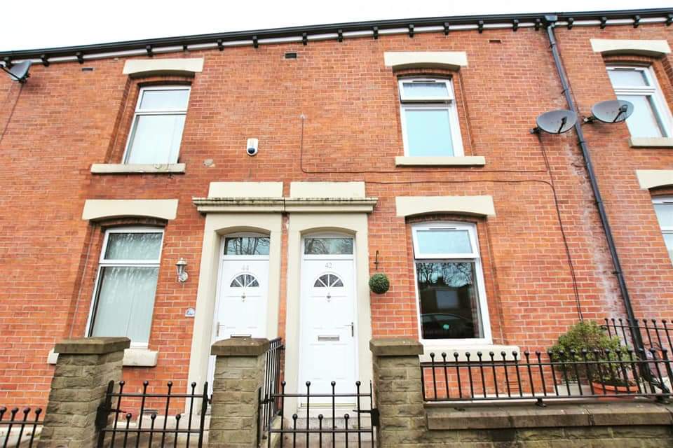 DuffinsProperty's tweet photo. This home would be the perfect first time buy or property investment 😍

Wellington Road, Blackburn
 
💙 Two Reception Rooms 
💙 Two Bedrooms 
💙 Fully Fitted Kitchen 
💙 Four Piece Bathroom
💙 Available with No Chain

Offers Over £70,000 

☎️ 01254 691352 

#sales
#blackburn https://t.co/XpC1vaQFON