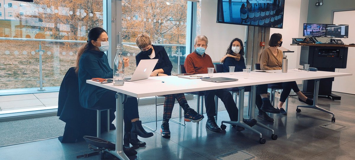 RoomiAziz's tweet photo. @AKapilashrami on colonial & biomedical gaze, emergence of global heath as a distinct field, design of #globization & #GlobalHeathGovernance , infiltration of commercial interests often trumping public health interests, blind to intersectional inequalitiesl. #UoEGlobPubHealth https://t.co/gaPAxEngmW