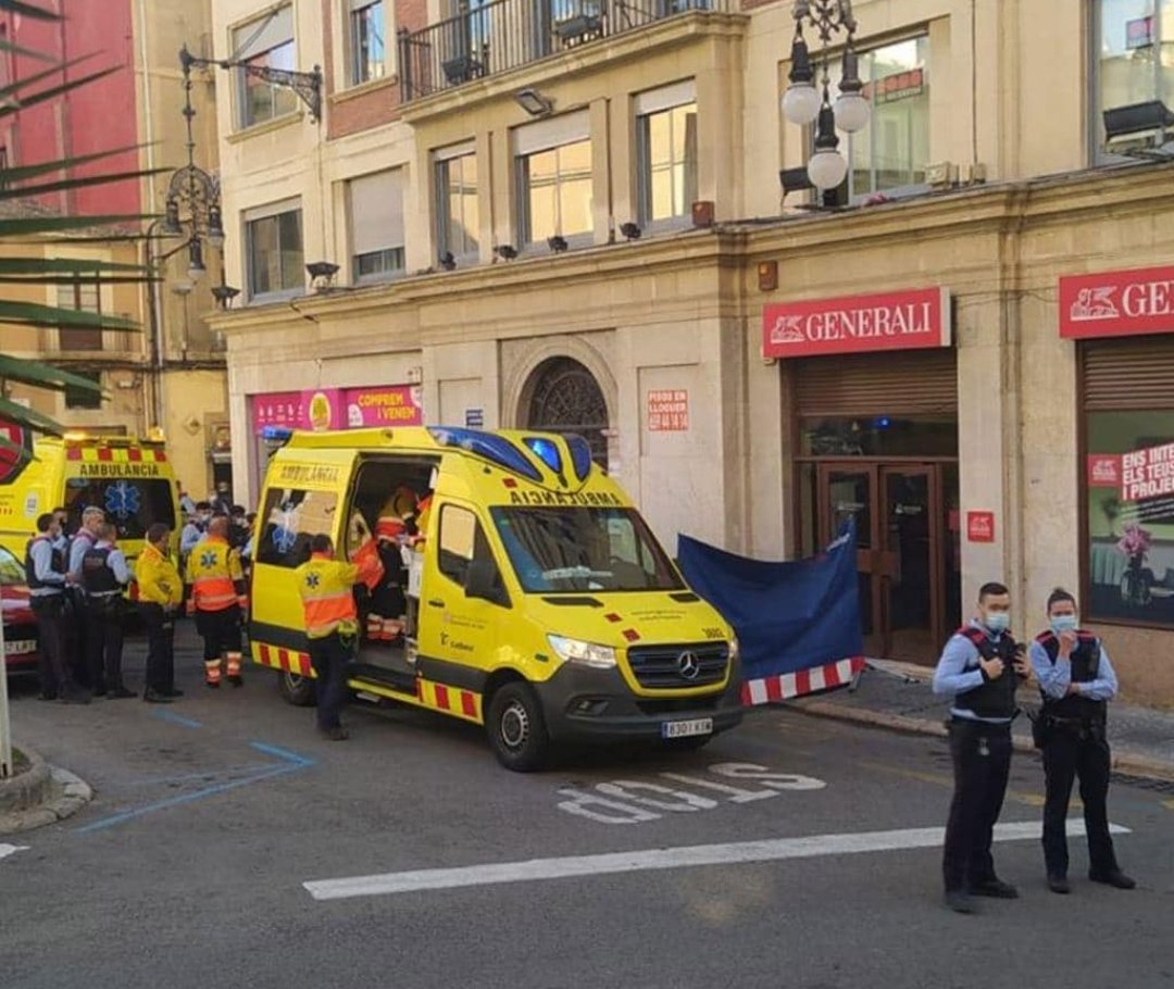 antiradarcatala's tweet photo. Es busca aquest home com a pressumpte autor d'un tiroteig a Tarragona amb ferits greus, un d'ells un Mosso. Hauria fugit amb un CITROËN Xsara amb matrícula 0795-CBC. https://t.co/DJgKIC2PEn