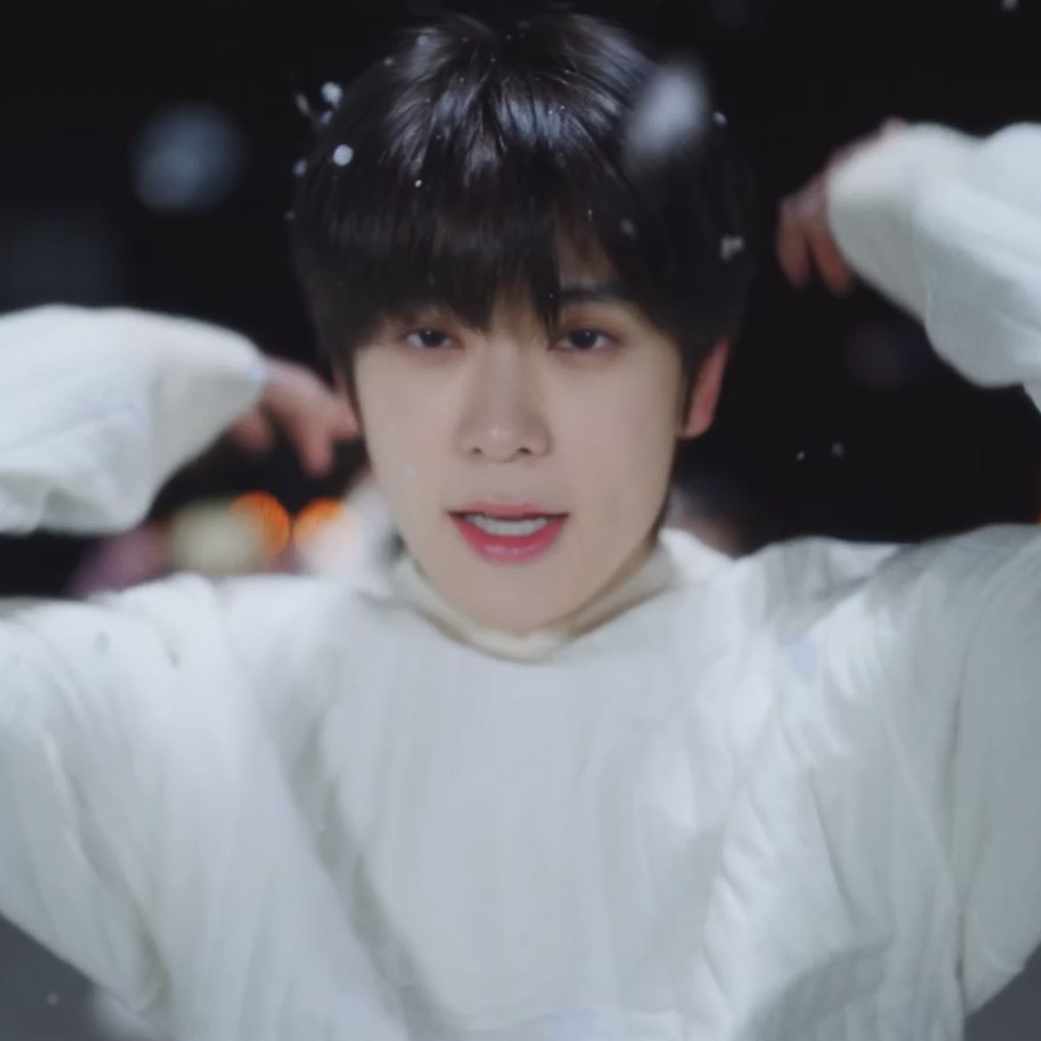 풀잎 tweet media