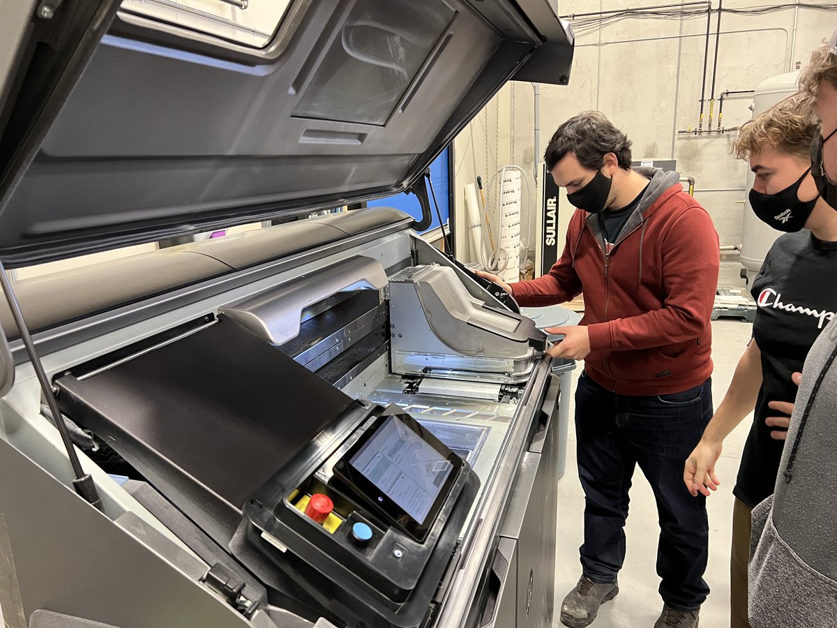 CambrianRD's tweet photo. Students from the Mechatronics program @cambriancollege had the opportunity to utilize some of @CambrianRD's equipment, including the waterjet cutter &amp; 3D printers, for the hands-on learning component of their course. #StudentInnovation #AppliedResearch #3DPrinter #WaterjetCutter https://t.co/auAmBou1pB