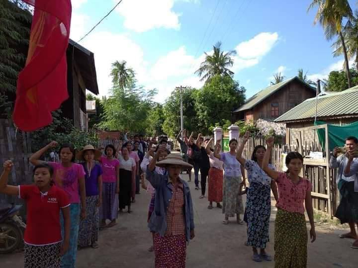 Never Cold-blooded Shwe Nwe Thway Thway strike staged their unrelenting marching protest in defiance of military council this evening.
#HelpPoliticalPrisoners
#Dec14Coup
#WhatsHappeningInMyanmar