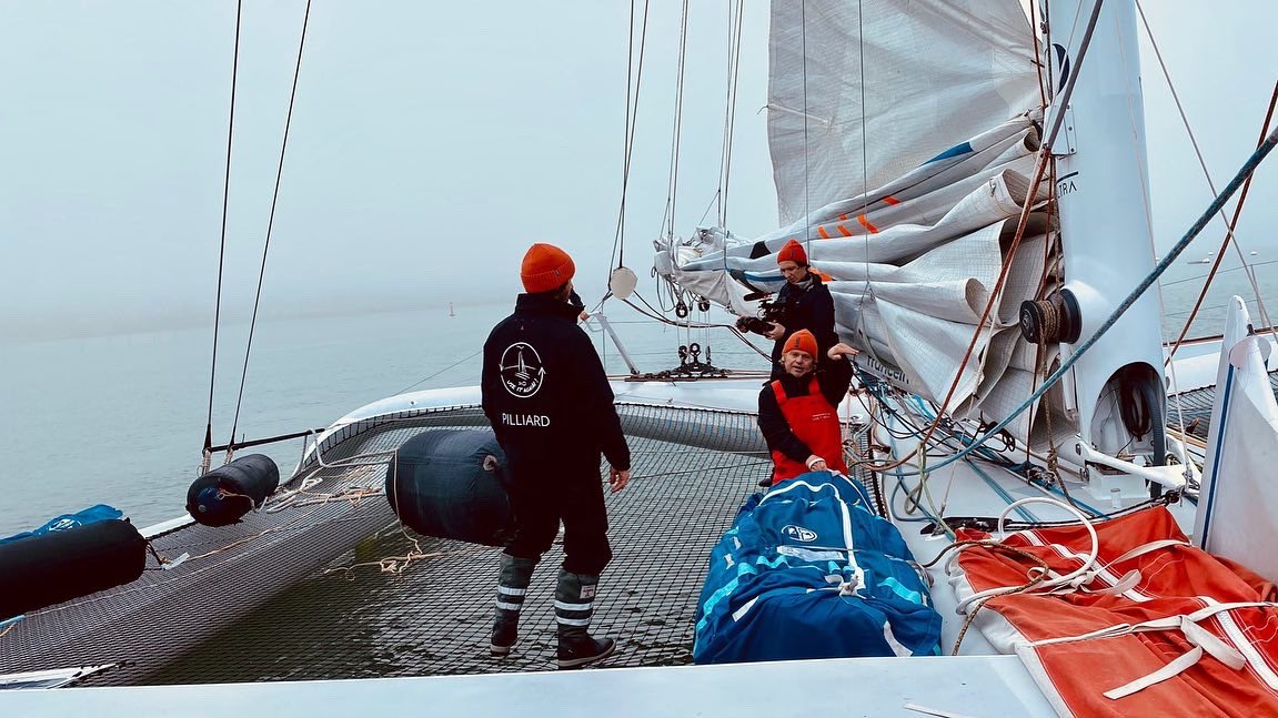 Use It Again! a quitté La Trinité-sur-Mer en fin de matinée, direction <a href="/LorientAgglo/">Lorient Agglo</a> pour un départ sur le Record du Tour du Monde à l’Envers imminent. Toujours en attente du passage Code Vert 🤞

#useitagain #economiecirculaire #record