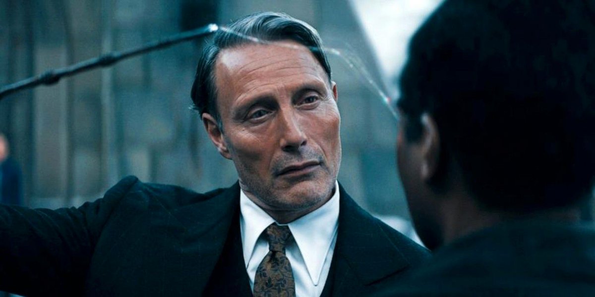 TuInforma_MX's tweet photo. #Recreo | Por fin pudimos ver el nuevo tráiler de Animales Fantásticos y quedamos con la boca abierta. También pudimos ver a Madds Mikkelsen en el papel de Grindelwald remplazando a Jhonny Depp.

#TuInforma #JhonnyDepp #AnimalesFantasticos3 https://t.co/lNi5MdRjah
