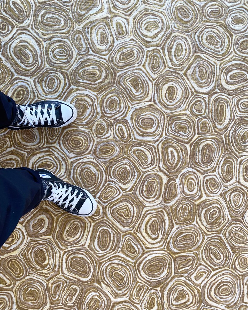 We've got the Midas Touch...

#swirls #fwis #golddecor #ruglove #rugmadetheroom #maximalistinteriors #myeclectichome #colormadetheroom #lamontage #lioramanne