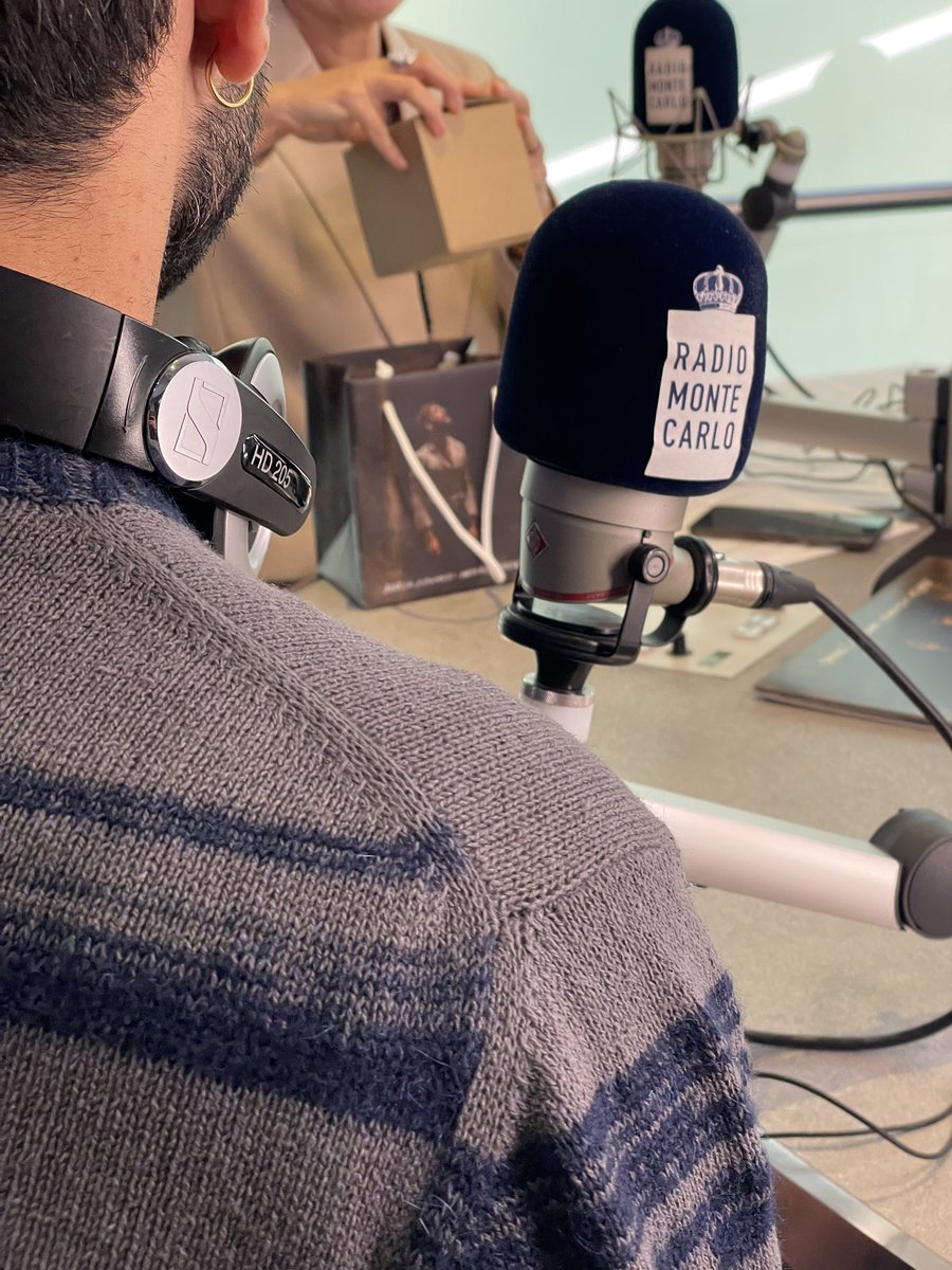 mengonimarco's tweet photo. ORA IN DIRETTA su @rmc_official ! 
#MATERIATERRA 

Qui la diretta👇🏻
https://t.co/Eh584wwpUc https://t.co/VvWvA775zJ