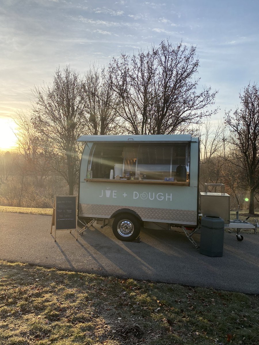 Gah!! How cute and wonderful was THIS?! Thanks for such a happy (and delish) morning Woodlawn ❄️ ☕️🍩  <a href="/joendoughco/">joe + dough</a> #inspire96 #teachersdeserveitall #happywinterbreak