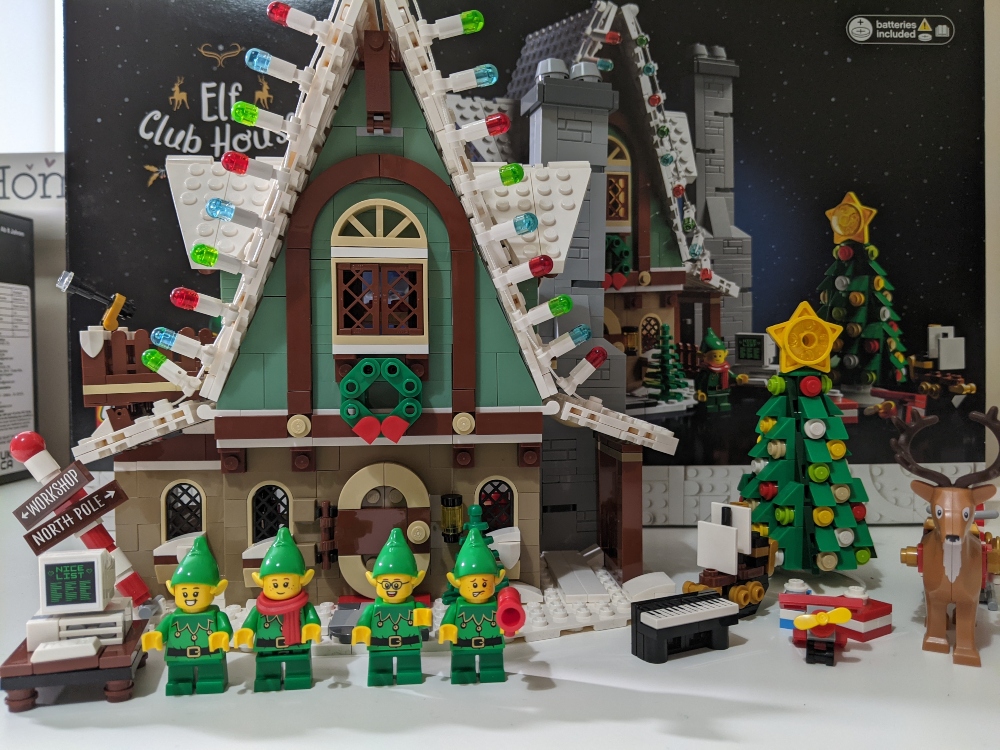 WhatTheDadSaid's tweet photo. Lego 10275 Elf Clubhouse
Yay, it's time for my annual Winter set build, and this one is about those elves! so check it out👇
https://t.co/zFag8fRHAK
#lego #wintersets #whatthedadsaid #ukdadbloggers #dadblogs #legodad #bloggerstribe #legoblog https://t.co/4dXaOrX7xs