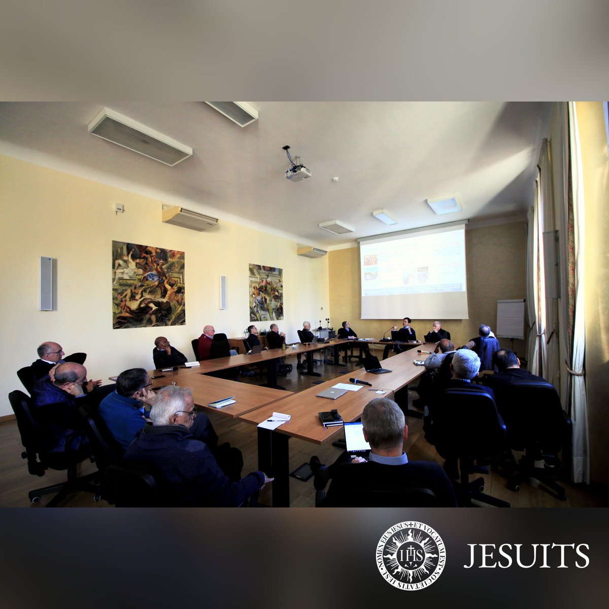 JesuitsGlobal's tweet photo. Fr General gets an update on the #vatican's  work on #COVID by Dominic Chai sj
.
#societyofjesus #covid19 #covid #postcovid19 #postcovid #Jesuits #JesuitGeneral #curia #curiageneralizia #coviscrisis #lifepostcovid #vatican #vaticanworks https://t.co/eZ0btUfdmS