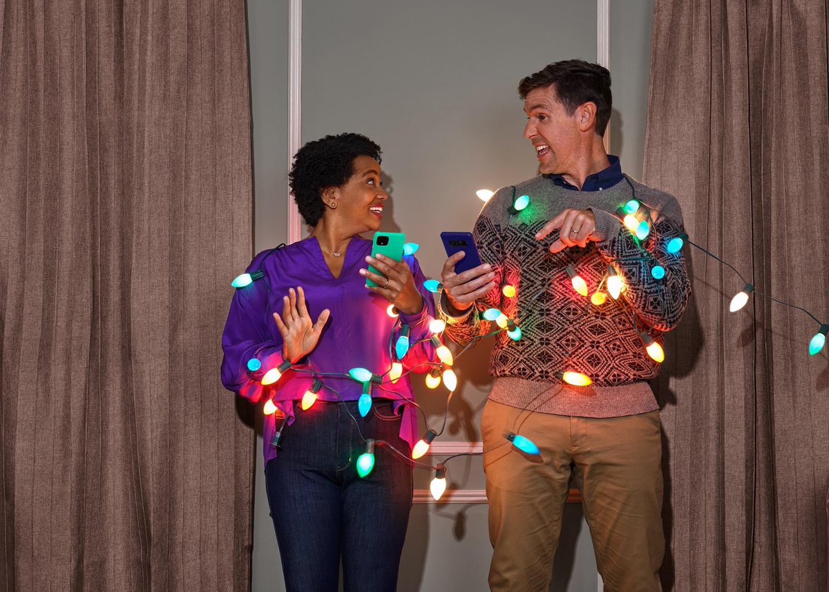 Brighten up their bank account with Zelle®.

Untangling holiday lights is impossible, but sending money is easy with Zelle®. And, it’s free in our app. Try it today!