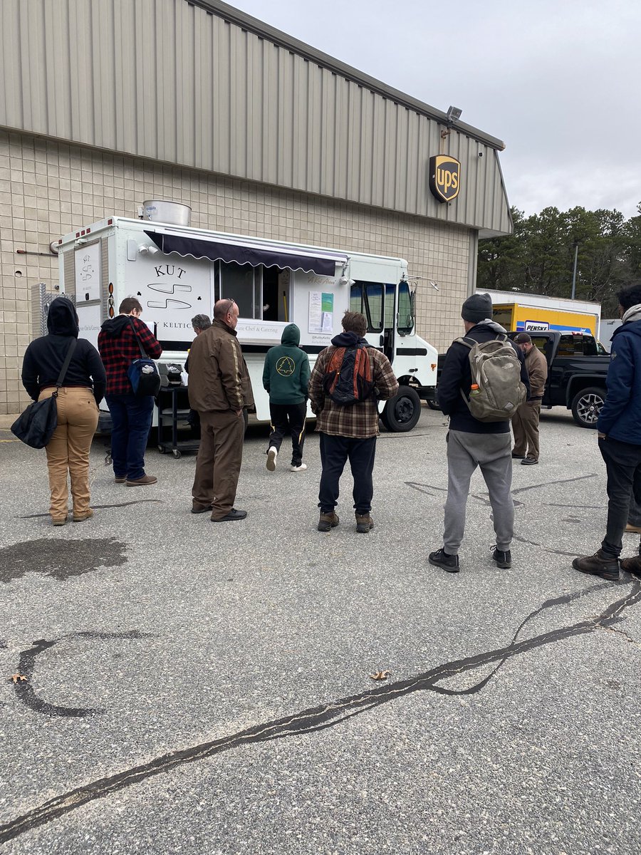 CapeStone_'s tweet photo. Marvelous Monday here at @UPS West Yarmouth yesterday! We are so grateful to have such incredible Preload &amp; Driver teams, especially this time of year! Thank you for all that you do! MASSIVE thank you to Kut by Keltic- @BDemps3y and his team are incredible! #Kut #KutbyKeltic https://t.co/wBatrV5NfQ