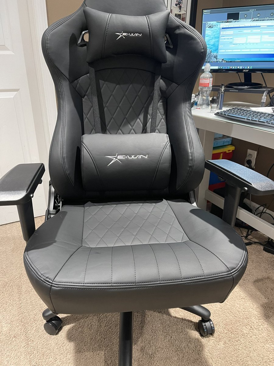 Love my new #EwinChair