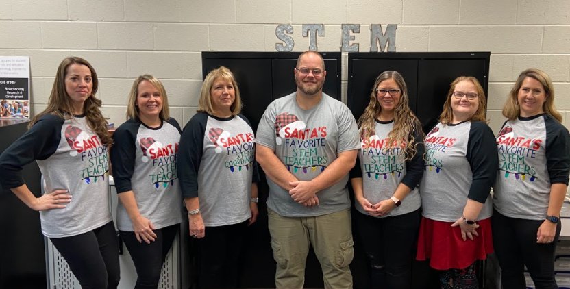 NTH_STEM's tweet photo. HAPPY HOLIDAYS FROM NORTH HALL STEM! 
Enjoy your break and time with family.  School resumes January 4th, 2022. @NorthHallHigh @nhhsprincipal @Hall_Schools https://t.co/zobUf3hkSA
