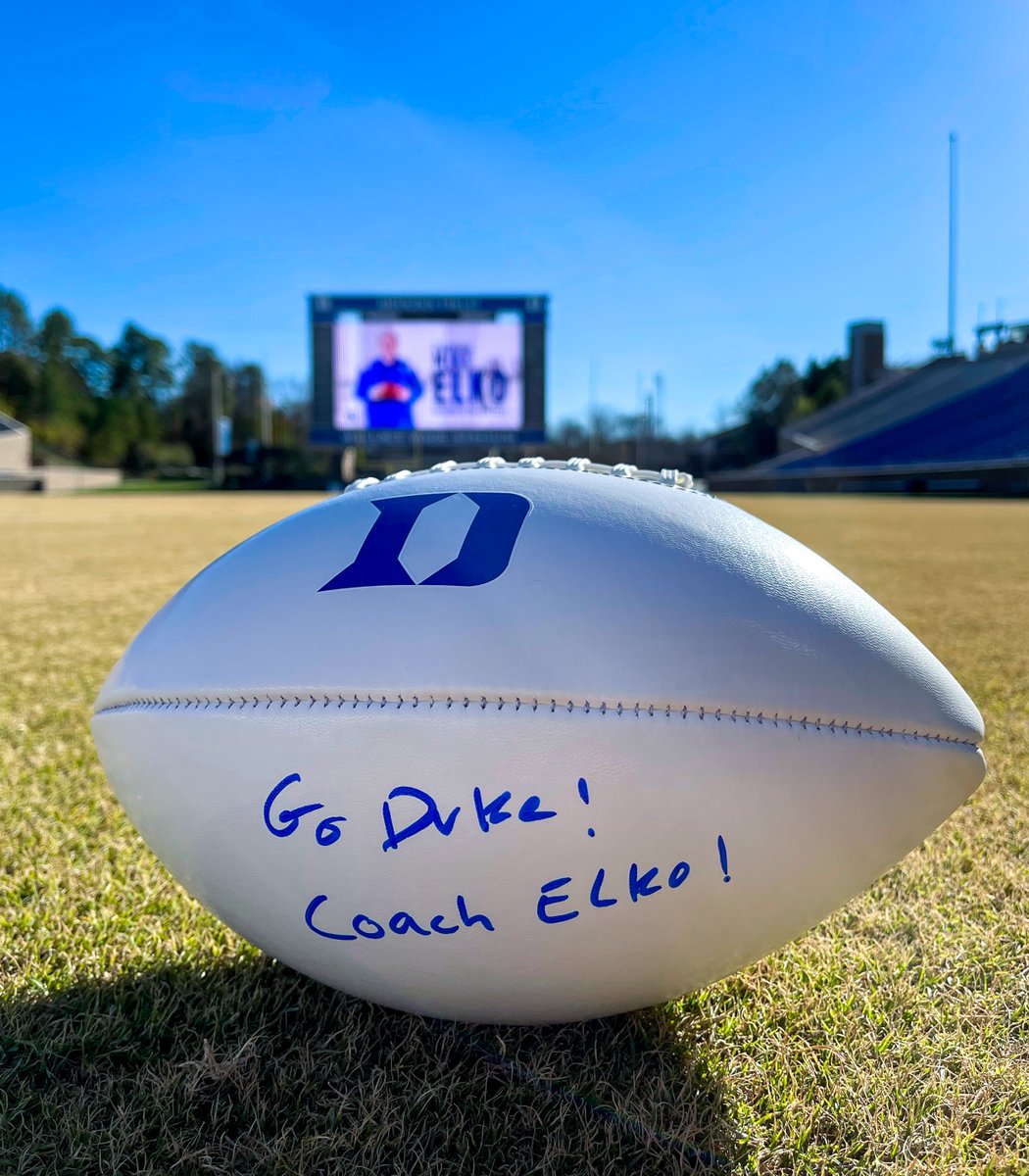 Duke Athletics (@dukeathletics) on Twitter photo ๐จ ๐พ๐๐ง๐๐๐จ๐๐ช ๐จ
RT to win the first Duke football signed by new head coach Mike Elko
**Must follow <a href="/DukeFOOTBALL/">Duke Football</a> and <a href="/CoachMikeElko/">Coach Mike Elko</a> to be eligible to win** ๐จ ๐พ๐๐ง๐๐๐จ๐๐ช ๐จ
RT to win the first Duke football signed by new head coach Mike Elko
**Must follow <a href="/DukeFOOTBALL/">Duke Football</a> and <a href="/CoachMikeElko/">Coach Mike Elko</a> to be eligible to win**