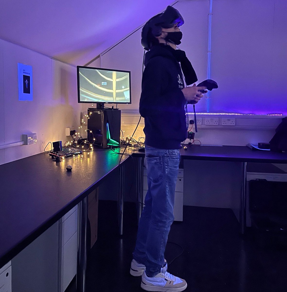 Exploring the #feeling of #awe through #vr #NEMO #designresearch #behaviorchange for #sustainable practices <a href="/RCADesRes/">RCA Design Research also at @rcadesres.bsky.social</a> <a href="/RCA/">Royal College of Art</a>