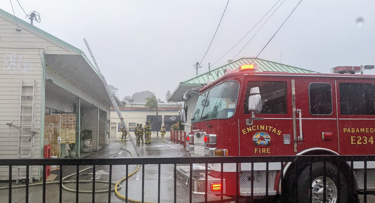 wnoble's tweet photo. Fire at filiberto's #Encinitas. Put out quickly. #encinitaslife https://t.co/yk2VYrr72o