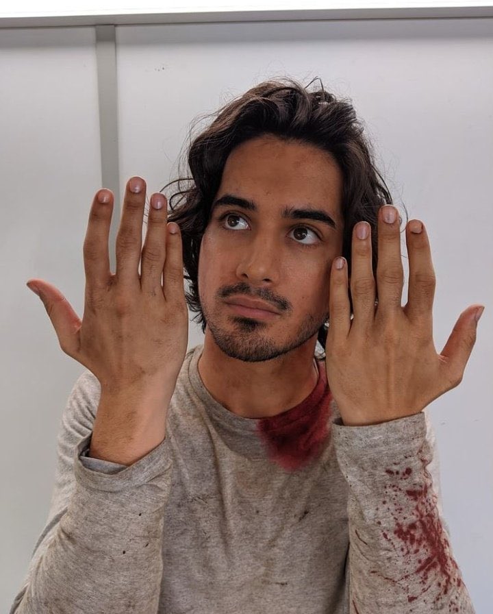 revilreboot's tweet photo. Avan Jogia as Leon S. Kennedy behind the scenes of #ResidentEvil: #WelcomeToRaccoonCity 🧟‍♀️🔥 https://t.co/r9rWvL7BpE