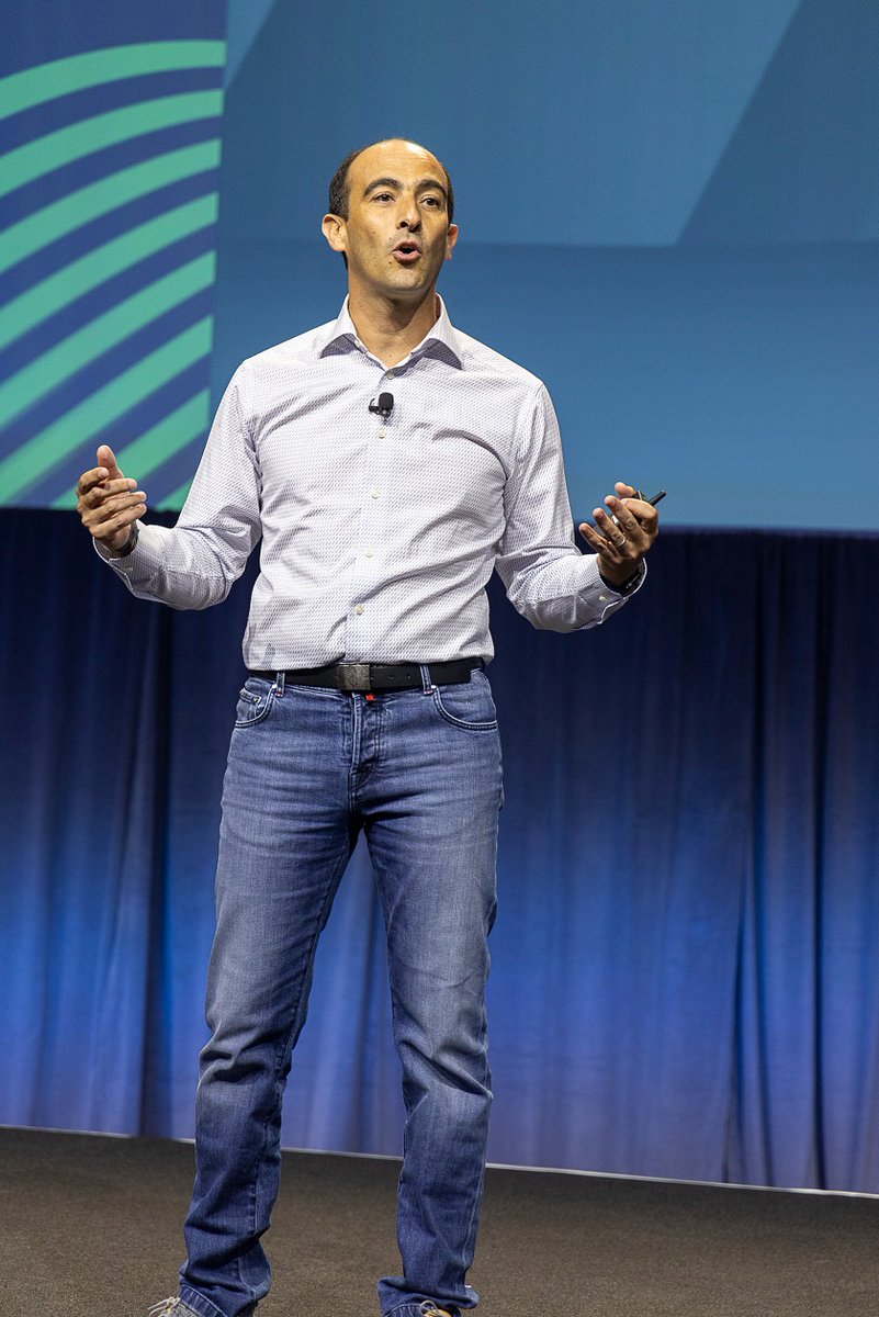 Avaya OneCloud is a single platform, connecting all aspects of the enterprise. Allowing us to bring cloud capabilities to you that not only leverage your existing investments but offers a unified experience that allows for use cases that span the enterprise. <a href="/Afhelmy/">Ahmed Helmy</a> #AvayaENGAGE