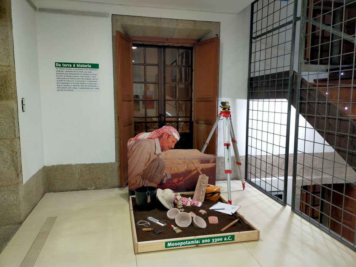 Exposición: "Facendo historia: 15 anos de arqueoloxía da UDC en Siria y Palestina".Ate o 11 de marzo de 2022 no <a href="/ateneoferrolan/">Ateneo Ferrolán</a> Comisariada por Juan Luis Montero Fenollós con fotografías de José Pardo, Eloy Taboada e Víctor Rivera. #Ateneo #SomosCultura #UDC #Ferrol