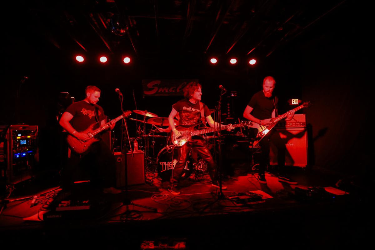 Progressive Trad-Metallers THEANDRIC Releasing 'Flight Among The Tombs' EP in February (<a href="/TheandricMusic/">Theandric Music</a>, <a href="/ClawHammerPR/">ClawHammer PR</a>)
metalprison.blogspot.com/2021/12/progre…