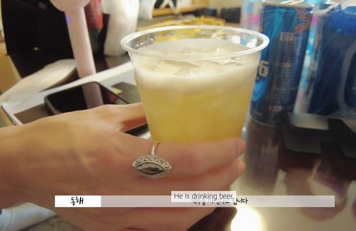 silence423_nm's tweet image. ที่เจโน่ดื่มไม่ใช่เบียร์เด้อทุกคนมันคือ​ energy drink พี่ทงเฮแซวเล่นเฉยๆ55555555555