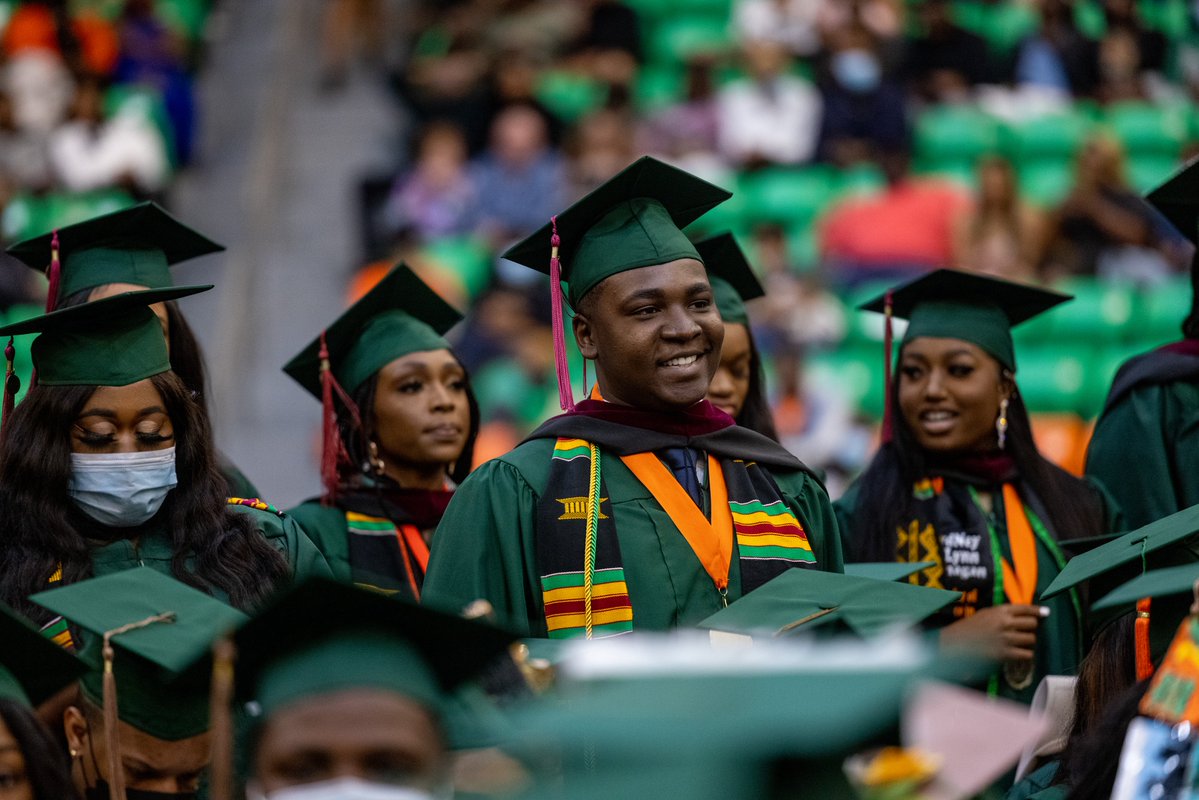 FAMUSJGC82's tweet photo. You can't help but smile after you walk across that stage at FAMU Commencement and gain alumni status! 🐍 View the 🔗in our bio to find the full commencement album.
#FAMUGrad21 #FAMUGrads21 #GradSZN https://t.co/MEsnNFk77k